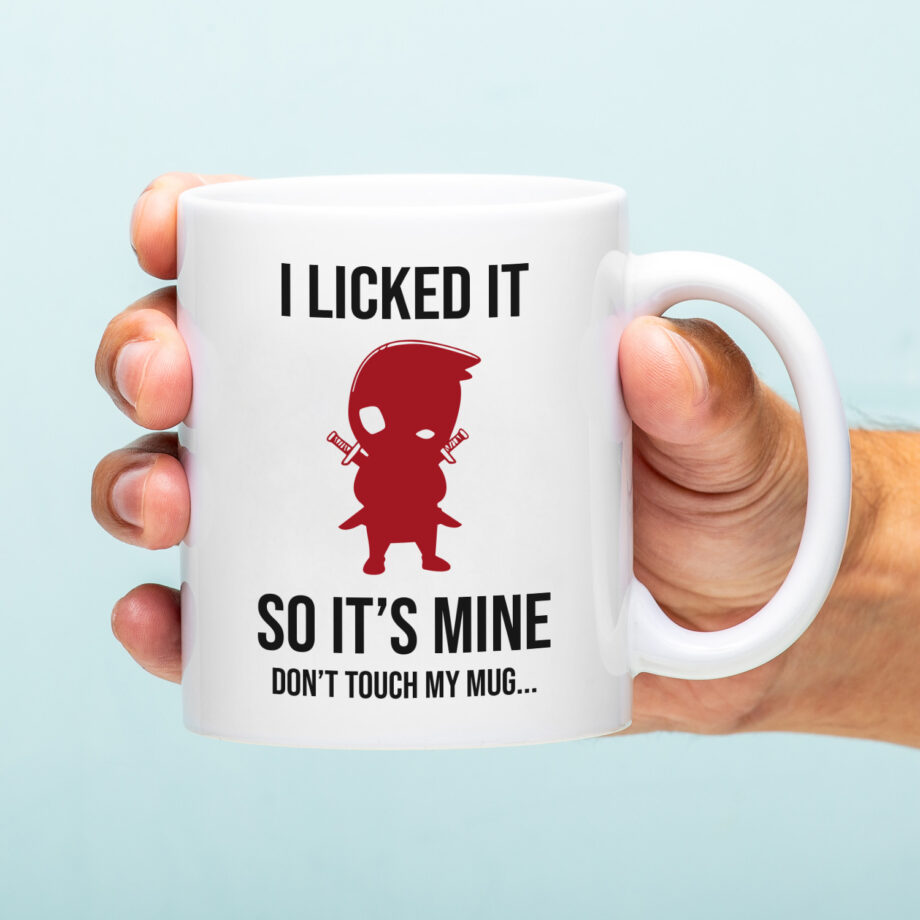 Mok met Tekst ‘’I licked it so it's mine’’ | Materiaal: Keramiek | 33 cl | Mok met Tekst | Koffie Mok | Grappige Cadeau | Vaatwasser bestendig | Humor | Mok met grappige tekst
