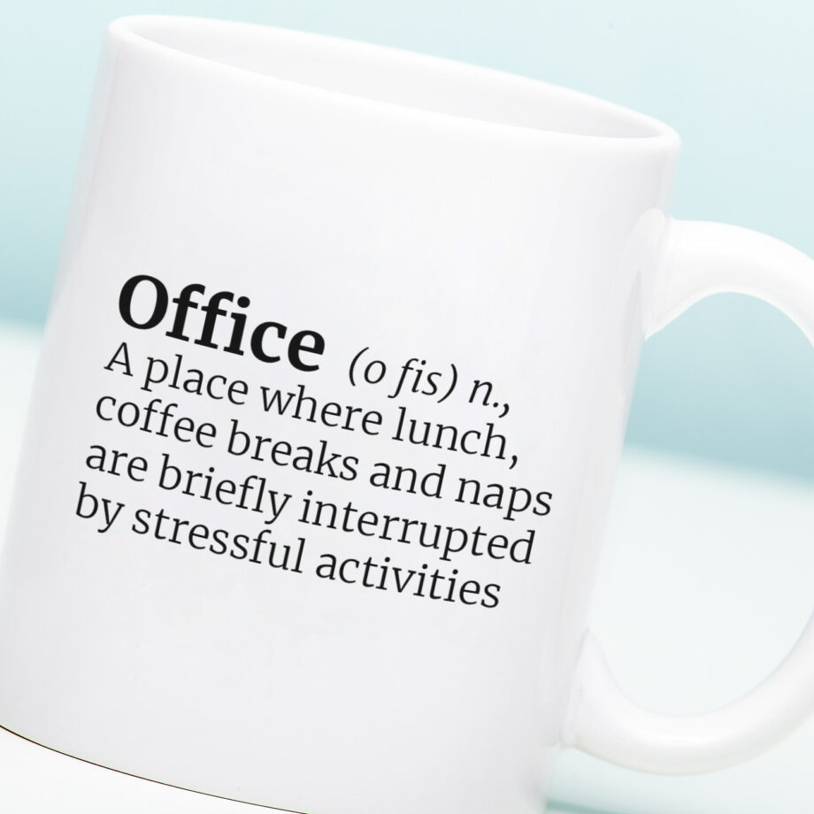 Mok met Tekst ‘’Office’’ | Materiaal: Keramiek | 33 cl | Mok met Tekst | Koffie Mok | Grappige Cadeau |  Vaatwasser bestendig | Humor | Mok met grappige tekst