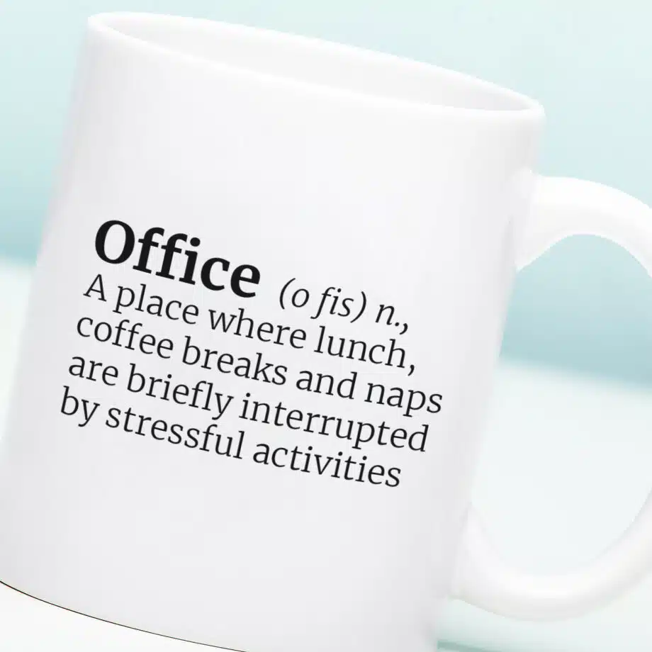 Mok met Tekst ‘’Office’’ | Materiaal: Keramiek | 33 cl | Mok met Tekst | Koffie Mok | Grappige Cadeau |  Vaatwasser bestendig | Humor | Mok met grappige tekst