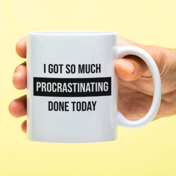 Mok met Tekst ‘’I got so much procrastinating done today’’ | Materiaal: Keramiek | 33 cl | Mok met Tekst | Koffie Mok | Grappige Cadeau |  Vaatwasser bestendig | Humor | Mok met grappige tekst