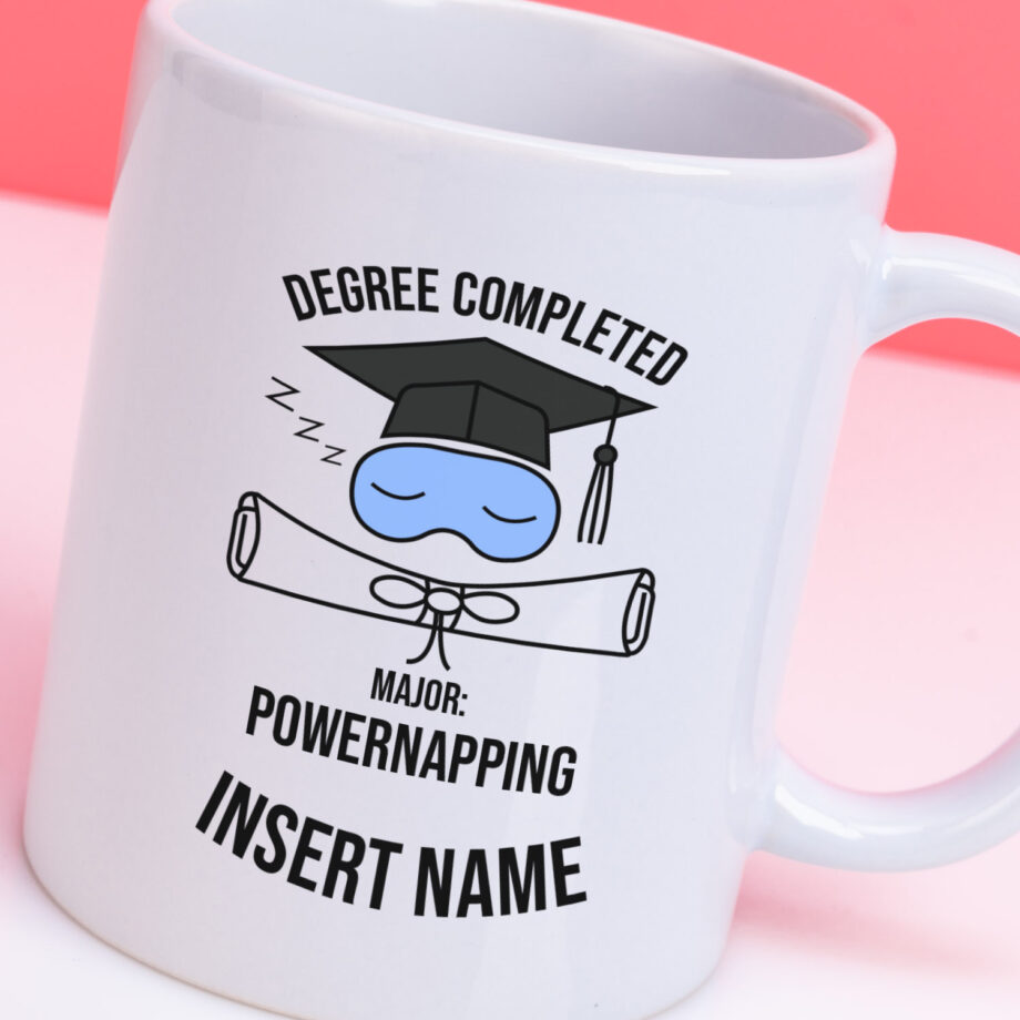 Mok met Tekst ‘’Degree completed’’ | Materiaal: Keramiek | 33 cl | Mok met Tekst | Koffie Mok | Grappige Cadeau |  Vaatwasser bestendig | Humor | Mok met grappige tekst