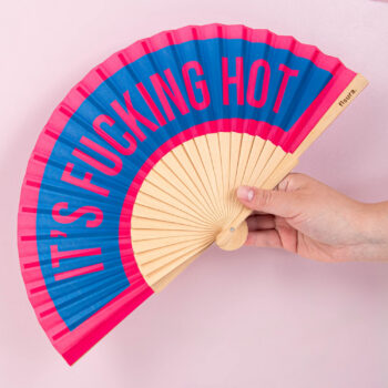 Houten waaier It's Fucking Hot - Blauw/roze/geel