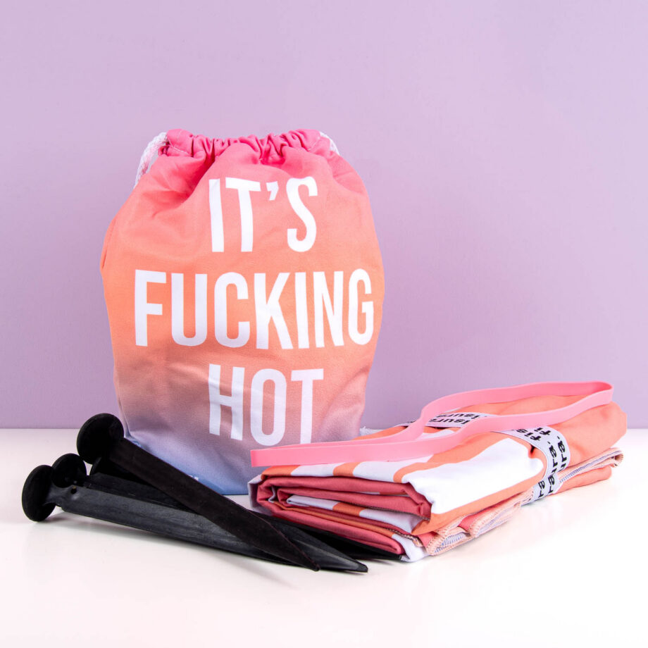 It's Fucking Hot strandlaken