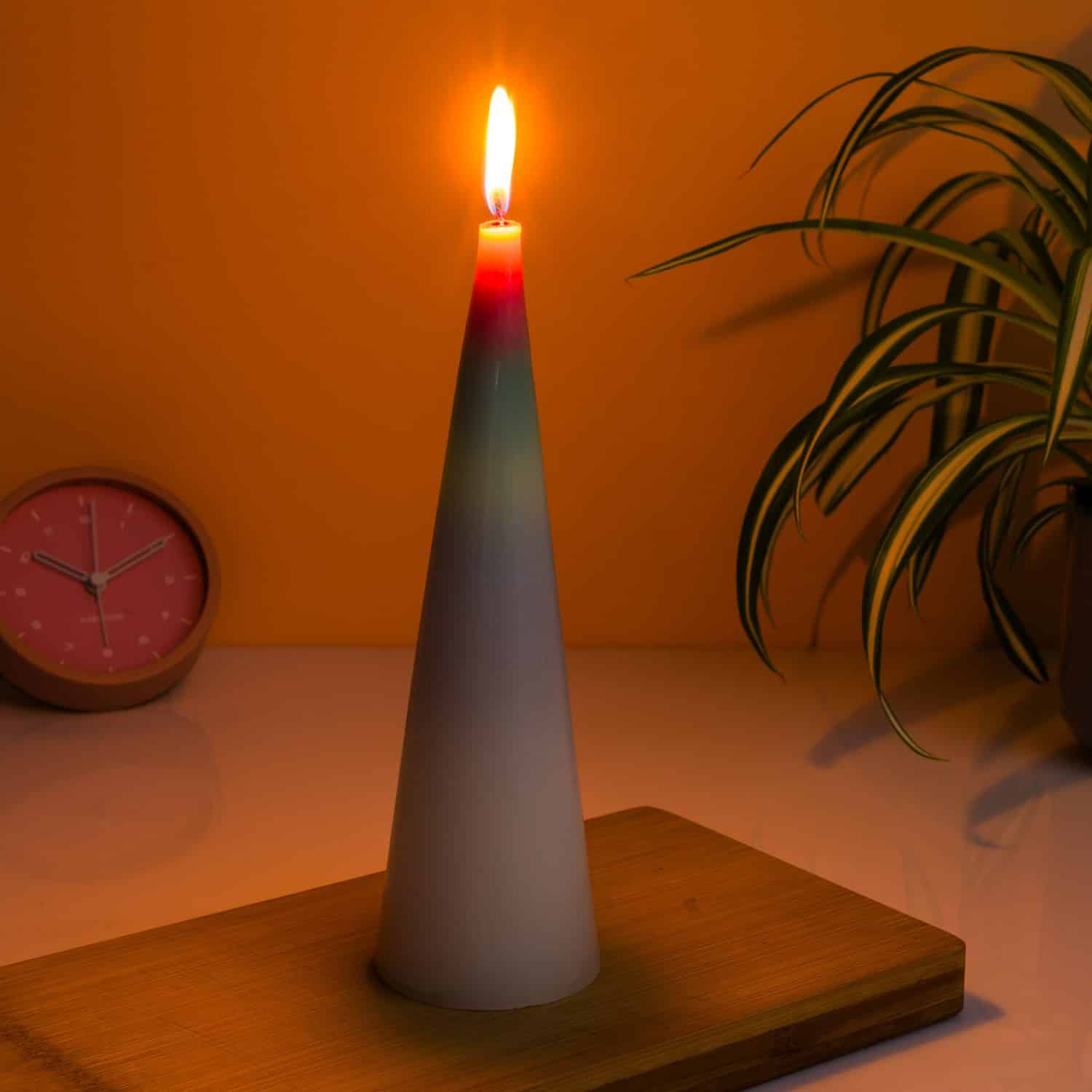 Kegelvormige regenboog druipkaars