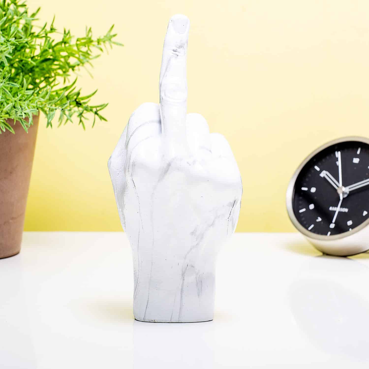 Middelvinger beeld - Marmer