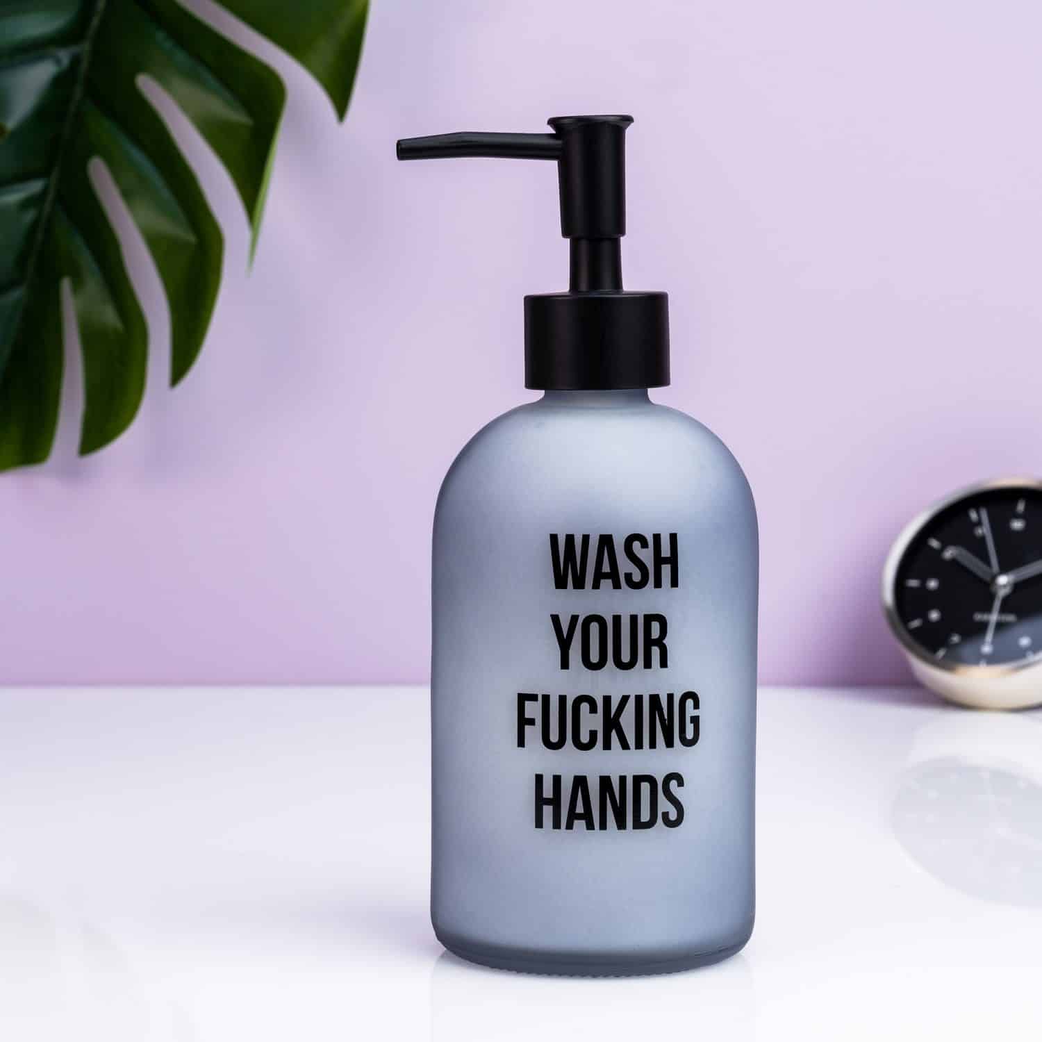 Wash Your Fucking Hands zeepdispenser