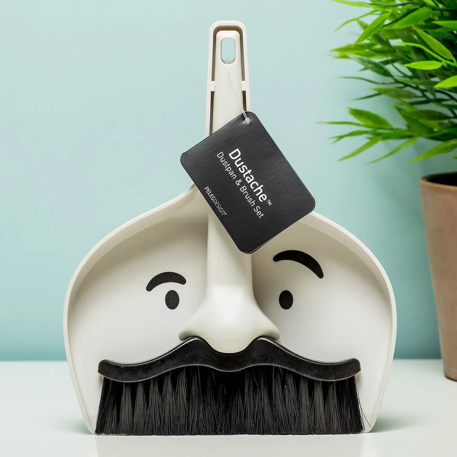 Dustache stoffer en blik