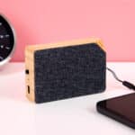 Bamboe speaker op zonne-energie