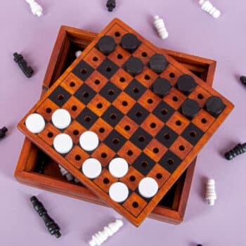 Houten dam- en schaakspel