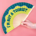 Houten waaier I'm Not a Tourist