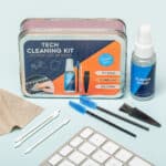 Tech Cleaning Kit met borstels, spray en doekje