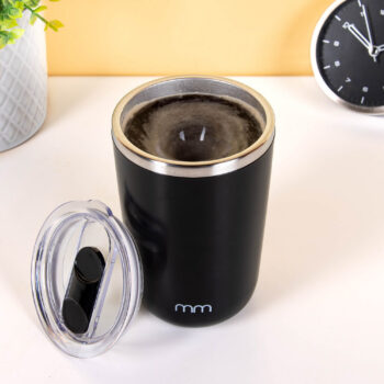 Zelfroerende thermosbeker