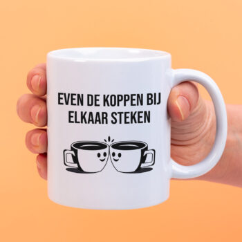 Mok Even de koppen bij elkaar steken